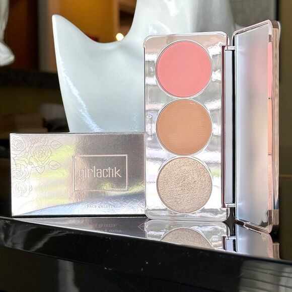 GIRLACTIK Blush Me & Glow Face Palette Pink Blush Bronzer Highlight Trio Light - Picture 3 of 11